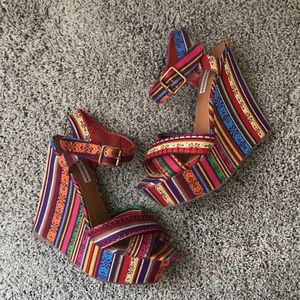 HP 4/21! Steve Madden Winonna Wedges!